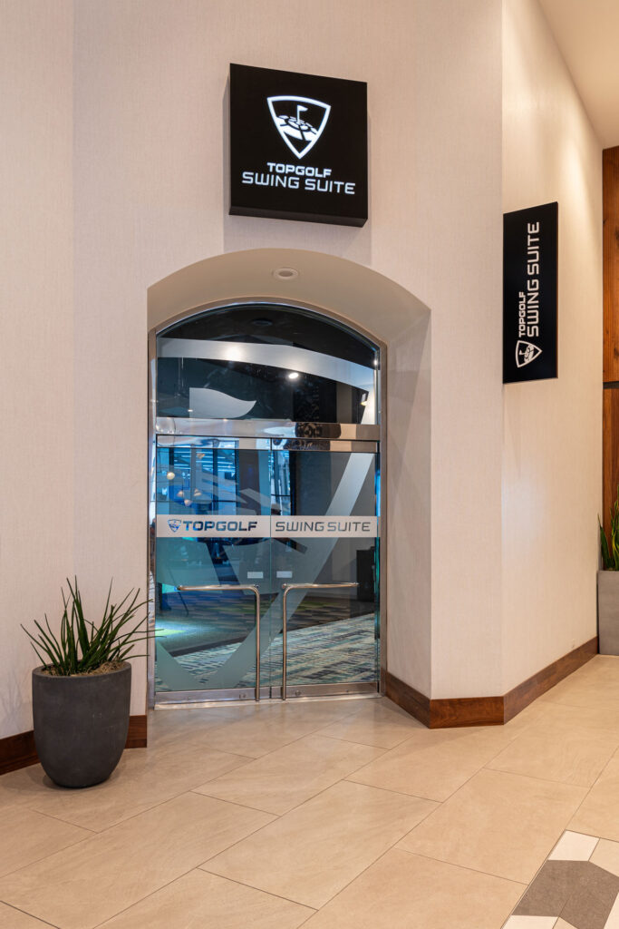 Sheraton Downtown Denver – Top Golf Swing Suite photo 2